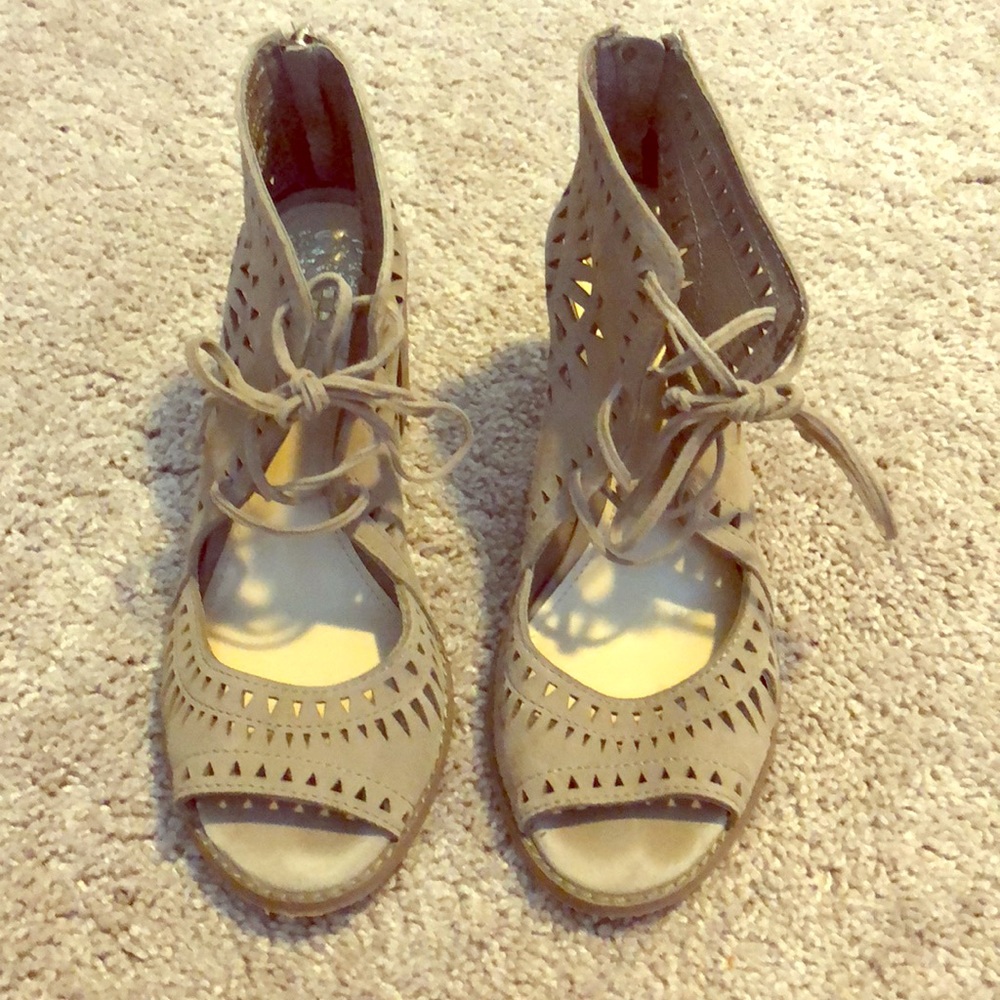 Vince Camuto Block Wedge! Excellent Condition.